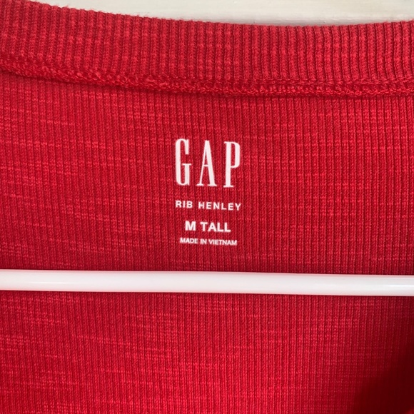 Gap Henley - Picture 2 of 6